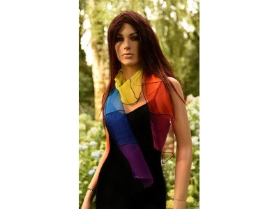 Organza zijden sjaal met de regenboog kleuren, handwerk, handgeschilderd