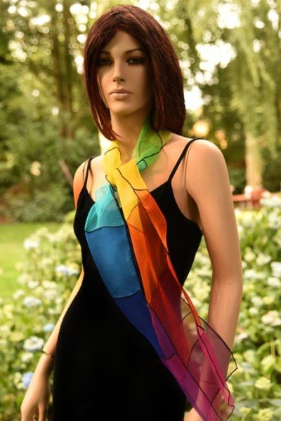 Organza zijden sjaal met de regenboog kleuren, handwerk, handgeschilderd