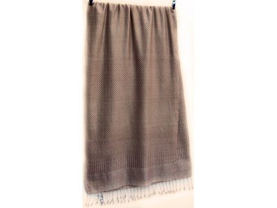 Taupe zijden sjaal of stola met franjes, jacquard motief, uniseks