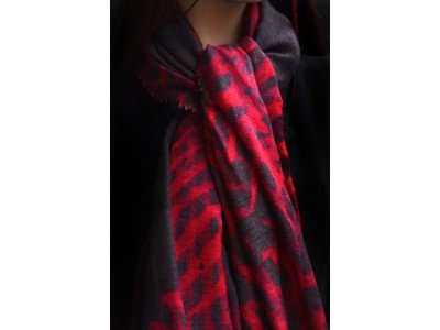 Wollen sjaal of stola, rood, bordeaux en taupe