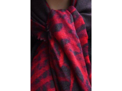 Wollen sjaal of stola, rood, bordeaux en taupe