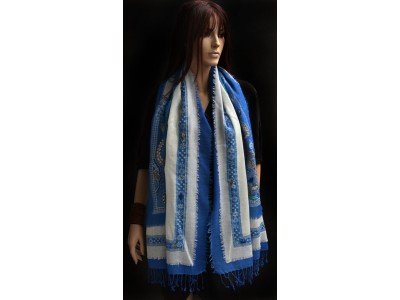 Bohemian wollen sjaal of stola, blauw en offwhite, een beetje Delfts Blauw