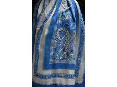 Bohemian wollen sjaal of stola, blauw en offwhite, een beetje Delfts Blauw