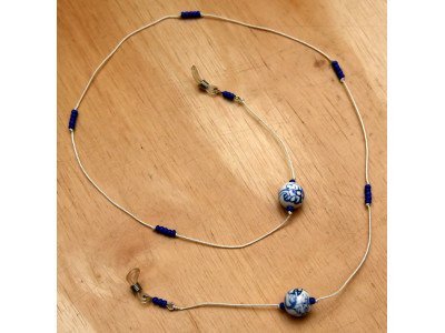 Handmade design brillenkoordje, blauw, wit, kralen