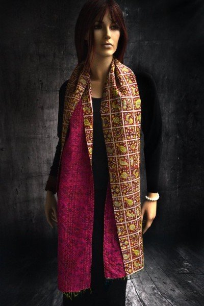 Zijden vintage kantha sjaal, geel, rood en roze