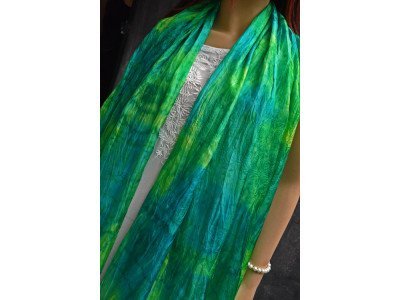 Handgeschilderde zijden pongeesjaal, turquoise, groen, lichtgroen, extra lang
