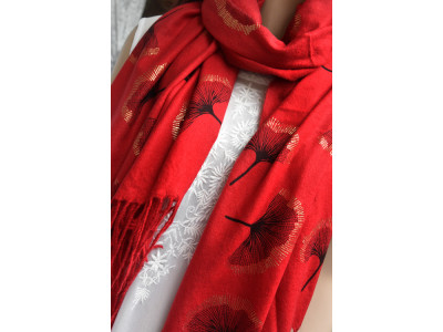 Superzachte sjaal met print ginko biloba, rood, zwart en goud