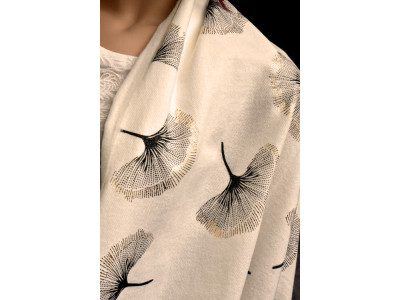 Zachte sjaal met print ginko biloba, offwhite, zwart en goud