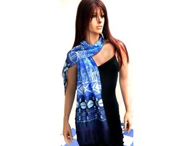 Sjaaltje in blauw, wit, turquoise en ijsblauw