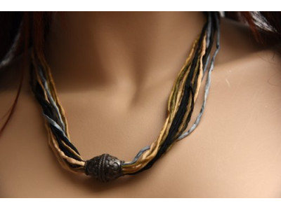 Echte zijden handgeschilderde zijden ketting, bruin, beige, zwart en grijs