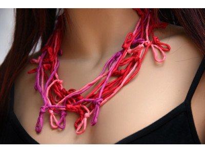 Echte handgeschilderde zijden ketting rood roze donkerroze violet