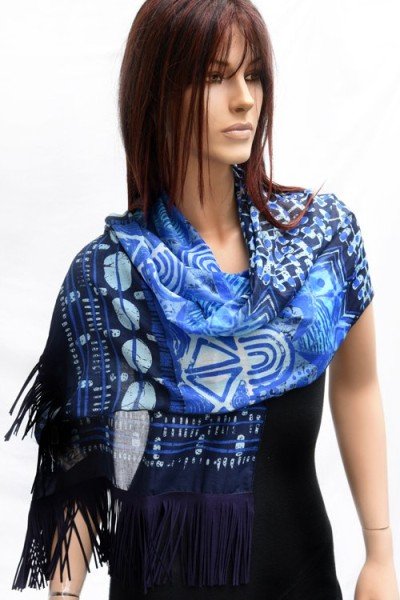 Sjaaltje in blauw, wit, turquoise en ijsblauw